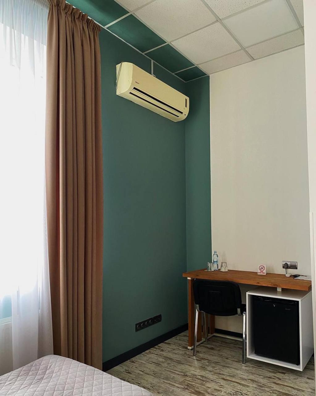 Gosudar Hotel โครโปนิตสกี ภายนอก รูปภาพ