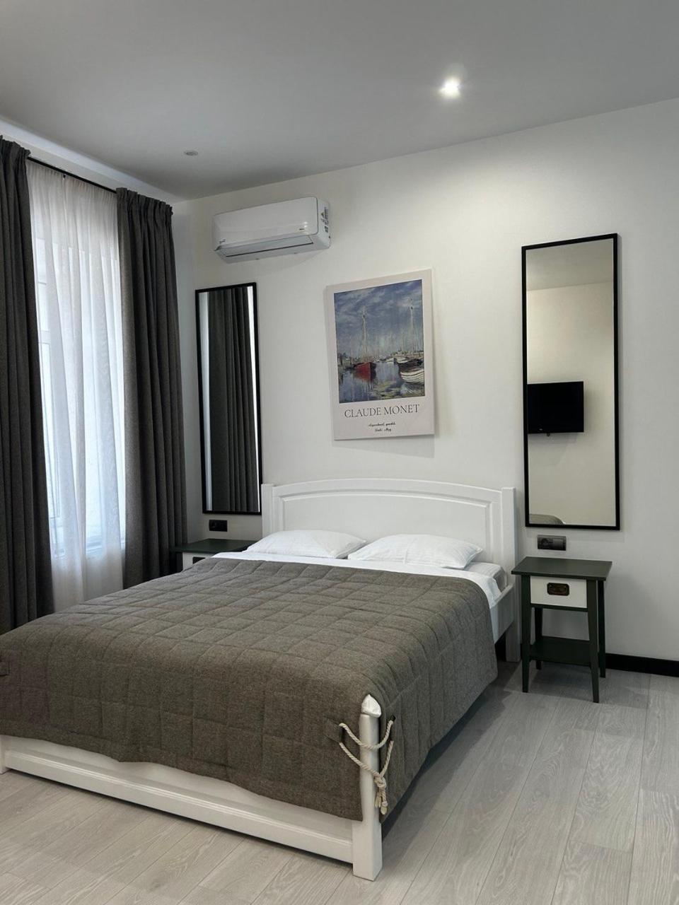 Gosudar Hotel โครโปนิตสกี ภายนอก รูปภาพ