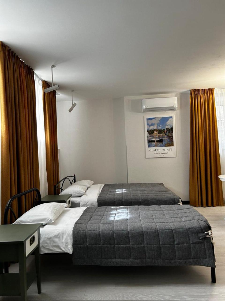Gosudar Hotel โครโปนิตสกี ภายนอก รูปภาพ
