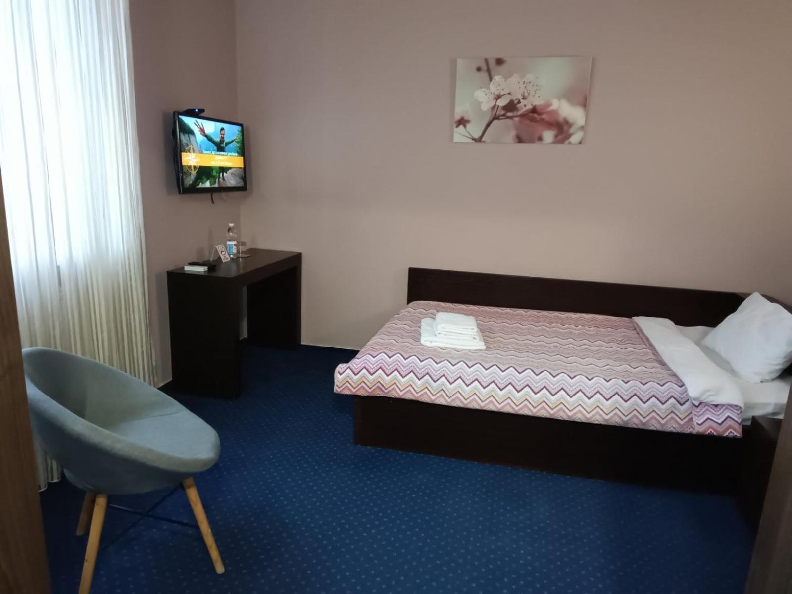 Gosudar Hotel โครโปนิตสกี ภายนอก รูปภาพ