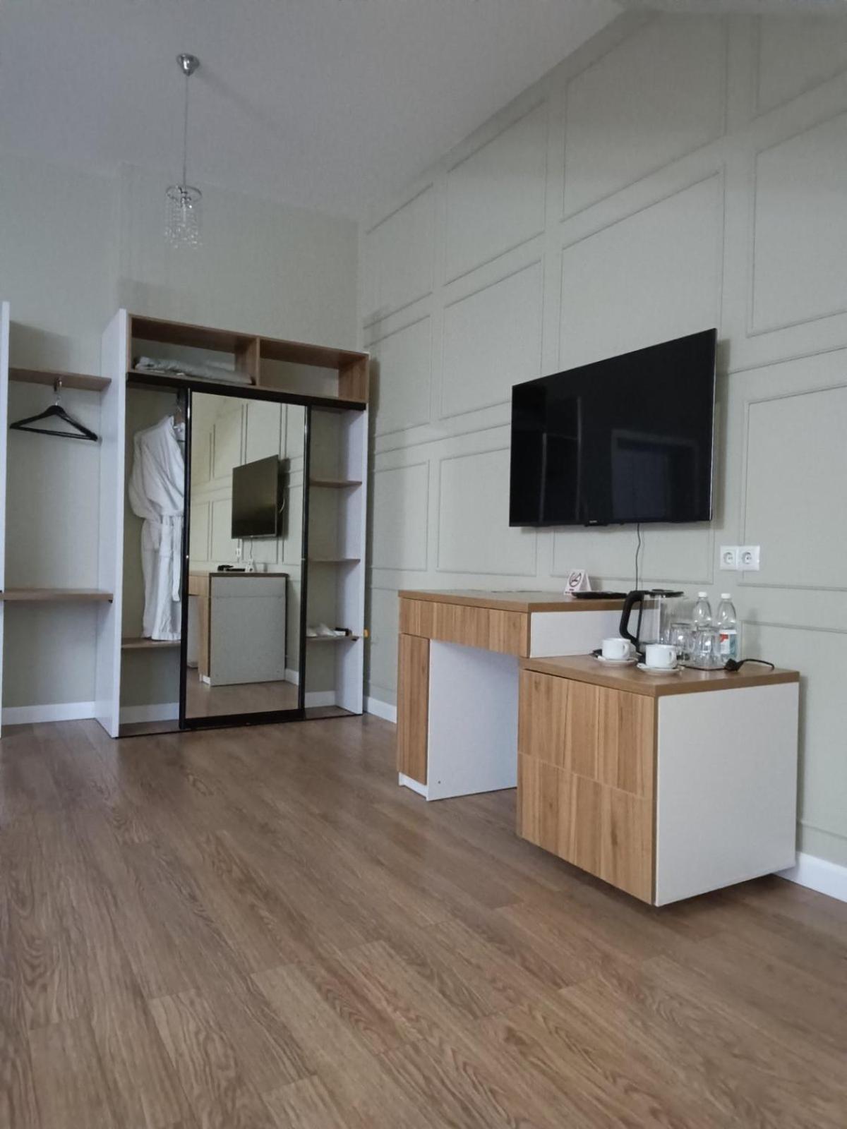 Gosudar Hotel โครโปนิตสกี ภายนอก รูปภาพ