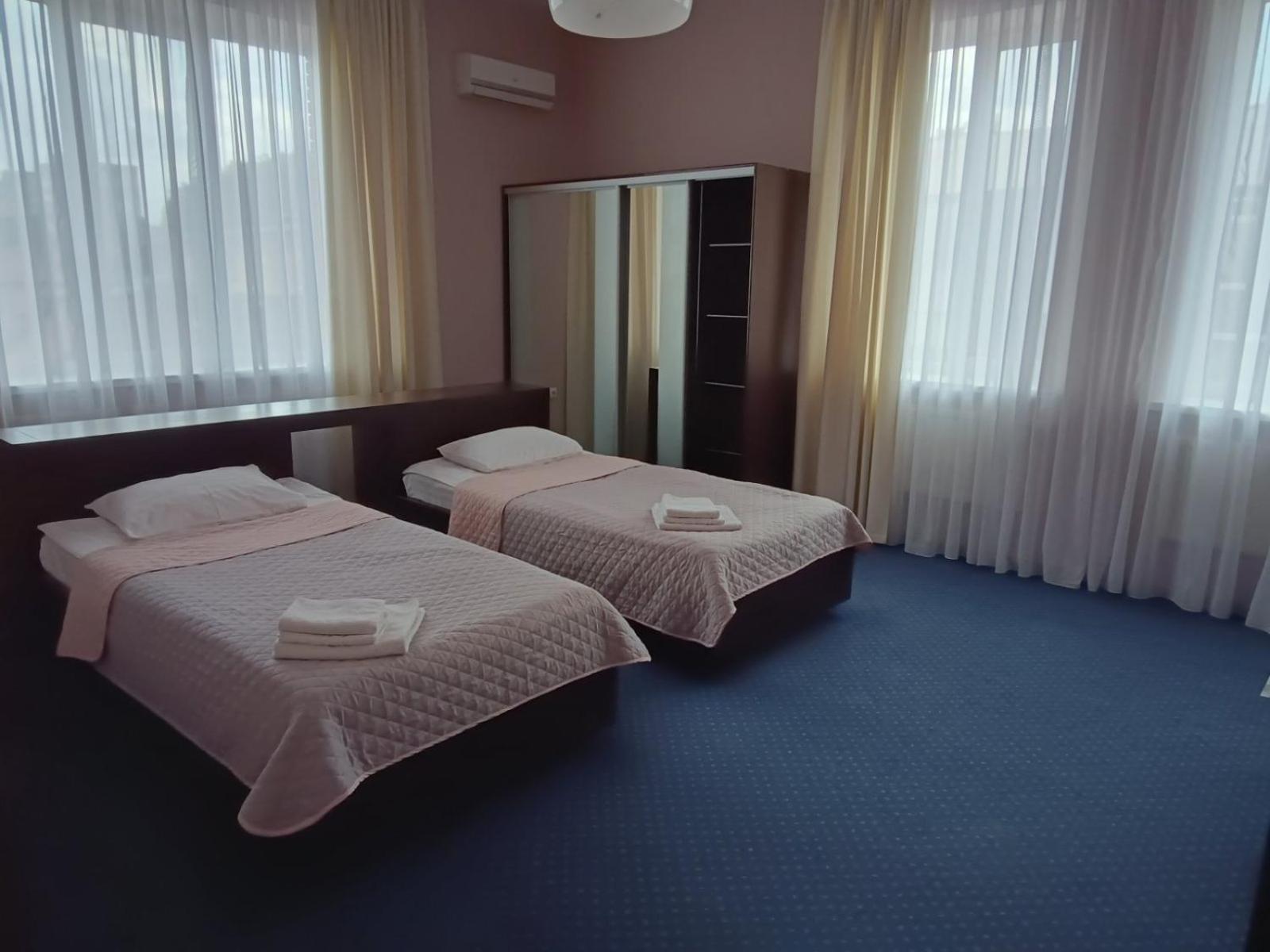 Gosudar Hotel โครโปนิตสกี ภายนอก รูปภาพ