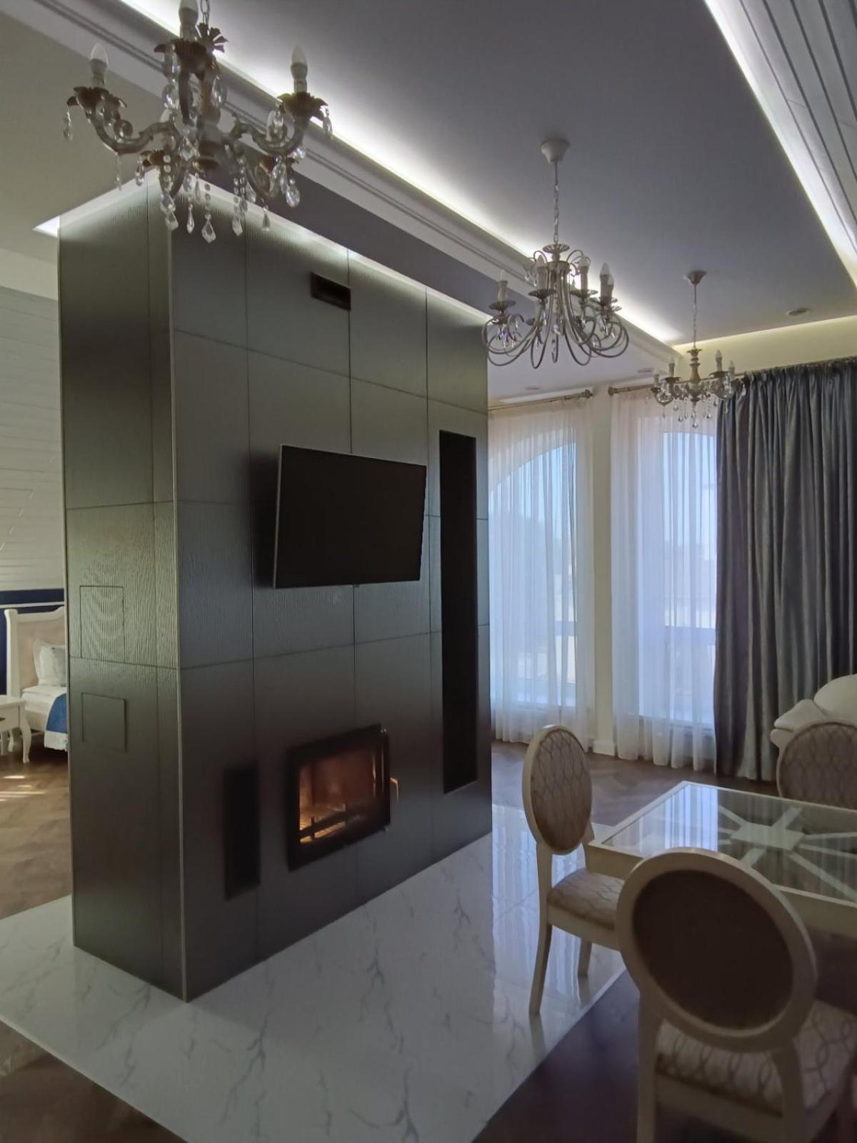 Gosudar Hotel โครโปนิตสกี ภายนอก รูปภาพ