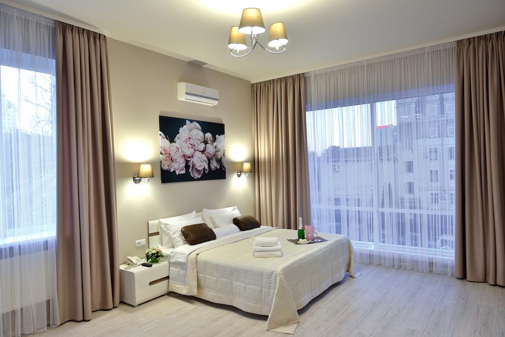 Gosudar Hotel โครโปนิตสกี ห้อง รูปภาพ